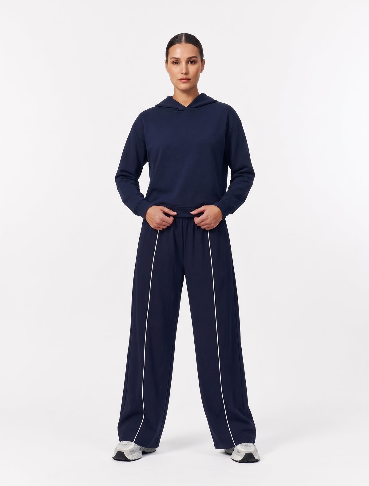 UV-Resistant Yoga Pants for Women with Contrast Stripe Detail and Side Pockets