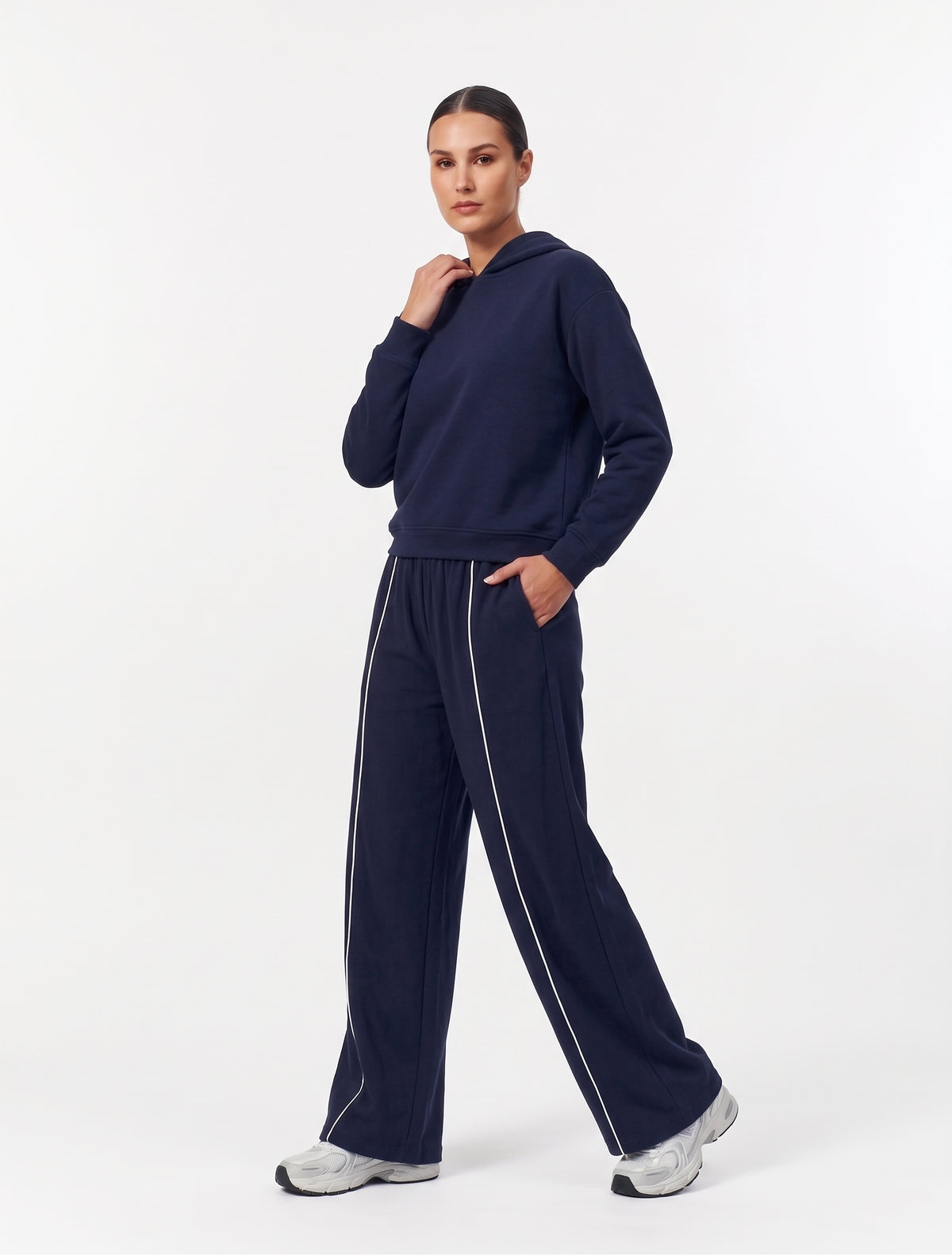 UV-Resistant Yoga Pants for Women with Contrast Stripe Detail and Side Pockets